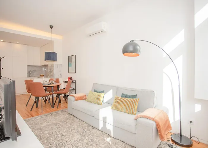 Liiiving In - Alegria Charming Apartamento