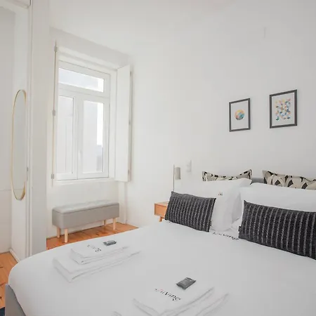 Liiiving In - Alegria Charming *