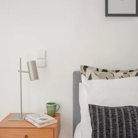 Liiiving In - Alegria Charming *