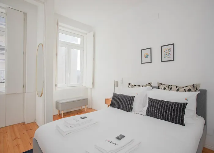 Liiiving In - Alegria Charming *