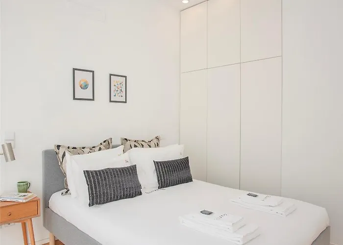 Liiiving In - Alegria Charming Apartment *